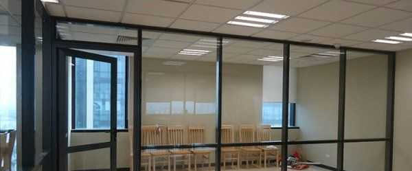 9 mẫu cửa kính tự động khung sắt hiện đại nhất 2020