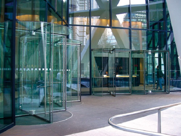 Sự tiến hóa trong công nghệ và thẩm mỹ của cửa tự động