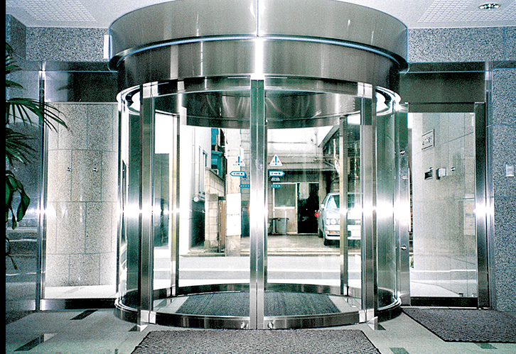 Doanh nghiệp nên sử dụng cửa tự động thay thế cho cửa truyền thống