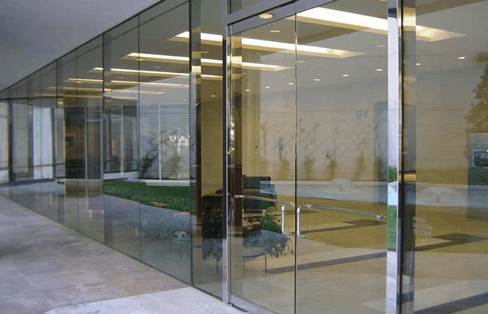 Cửa tự động và lựa chọn độ dày kính cường lực phù hợp