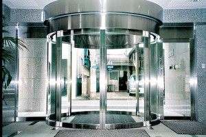 Doanh nghiệp nên sử dụng cửa tự động thay thế cho cửa truyền thống